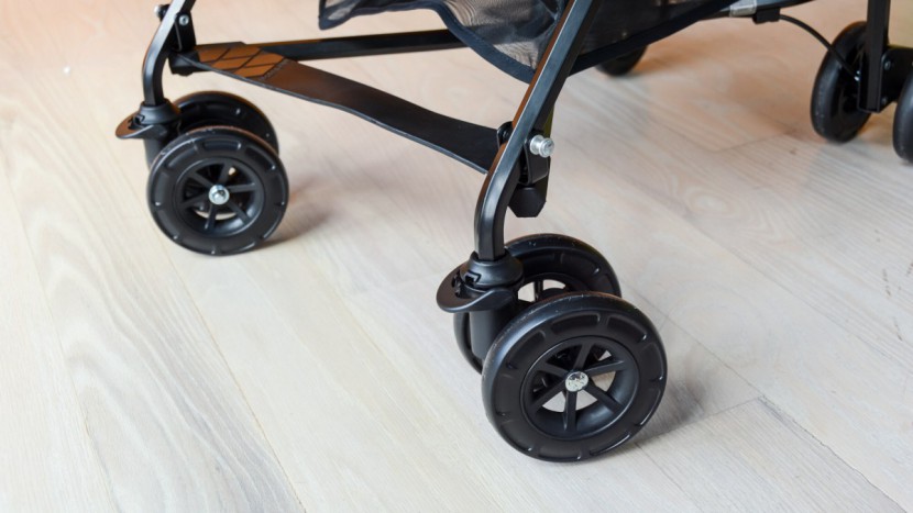 maclaren mark ii - the small dual front wheels on the mark ii cause it to veer off...