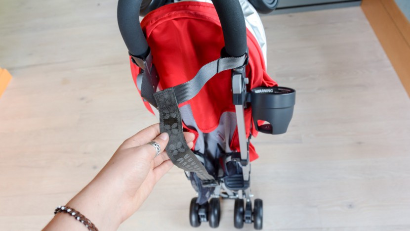 uppababy g-lite - the g-lite has an easy to use smooth shoulder carry strap that isn&#039;t...