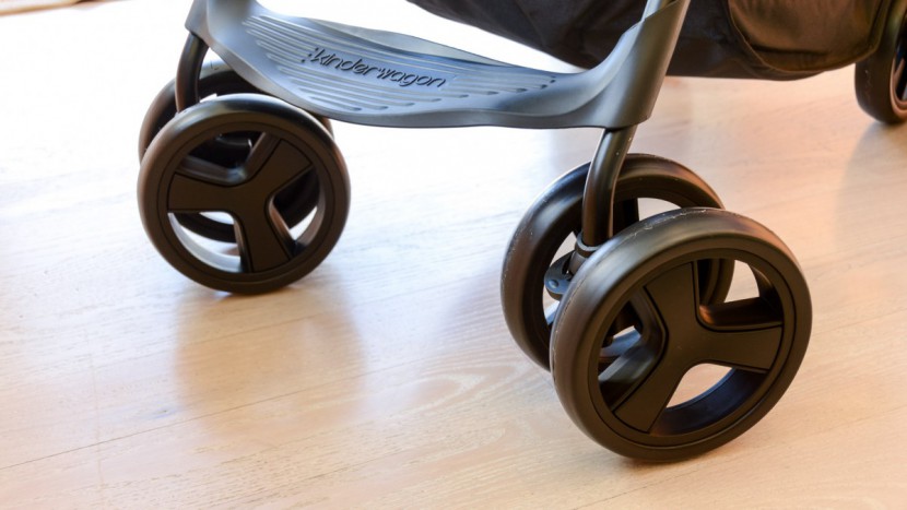 kinderwagon hop - the dual front wheel design on the hop make it harder to turn than...