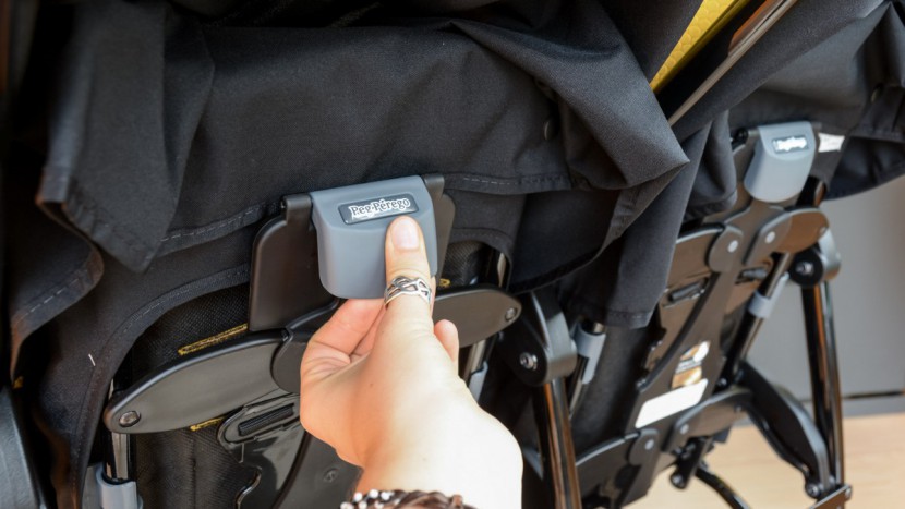 the twin mini seatbacks recline with the lift of a lever.