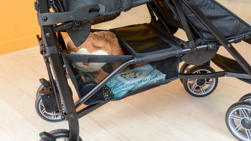 the under seat storage bin on the 3dtwo only as side access, which...