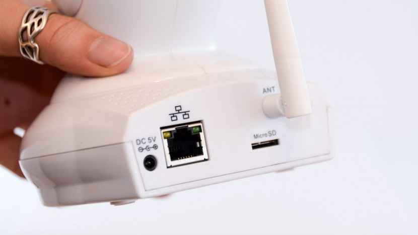the lefun c2 720p wifi can be connected via wifi or with the...