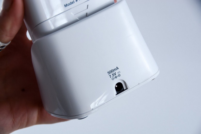 angelcare ac401 - the ac401 parent unit uses aaa batteries and lasts up to 21 hours on...