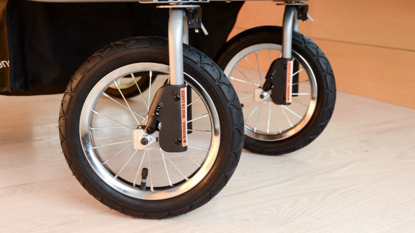 baby trend navigator - the navigator has two locking swivel wheels on the front, with...