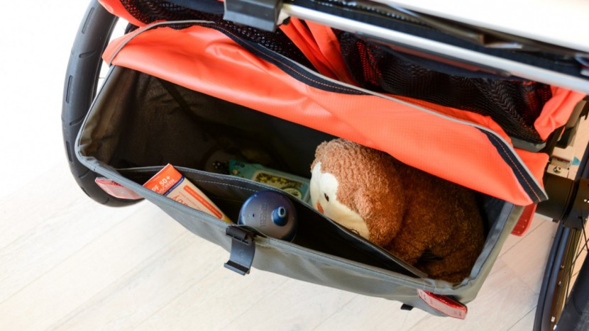 the storage basket on the cross 2 has an interior pocket for easier...