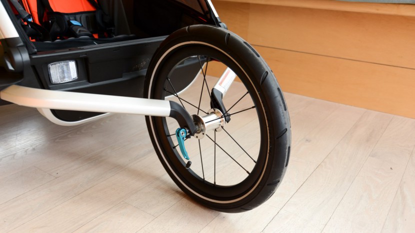 thule chariot cross 2 with jogging kit - the fixed front wheel on the cross 2 hurt its overall score for...