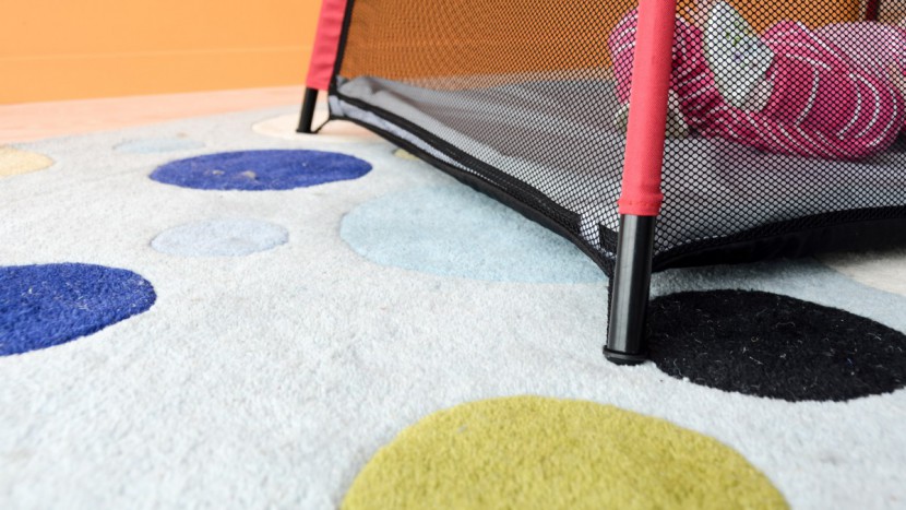 the bottom zipper on the travelpod has trouble staying closed and we...