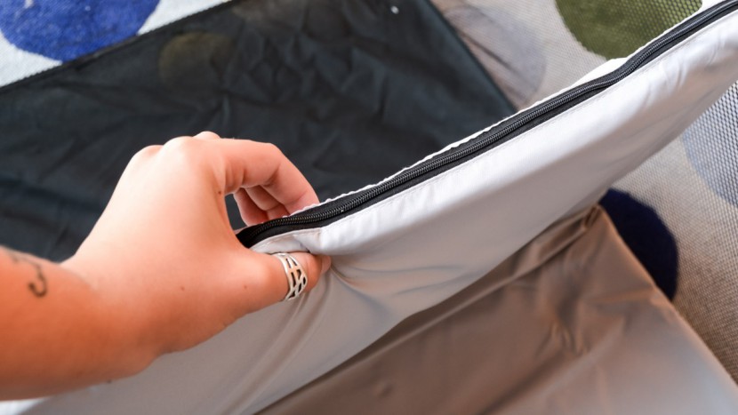 kidco travelpod - the travelpod has a thin but soft mattress. the mattress is easy to...