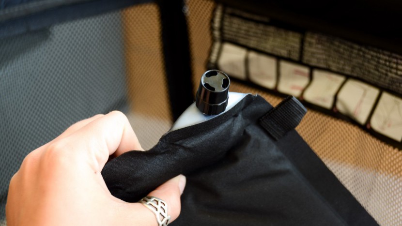 travel crib - the phil and teds traveller has a unique self-inflating mattress...