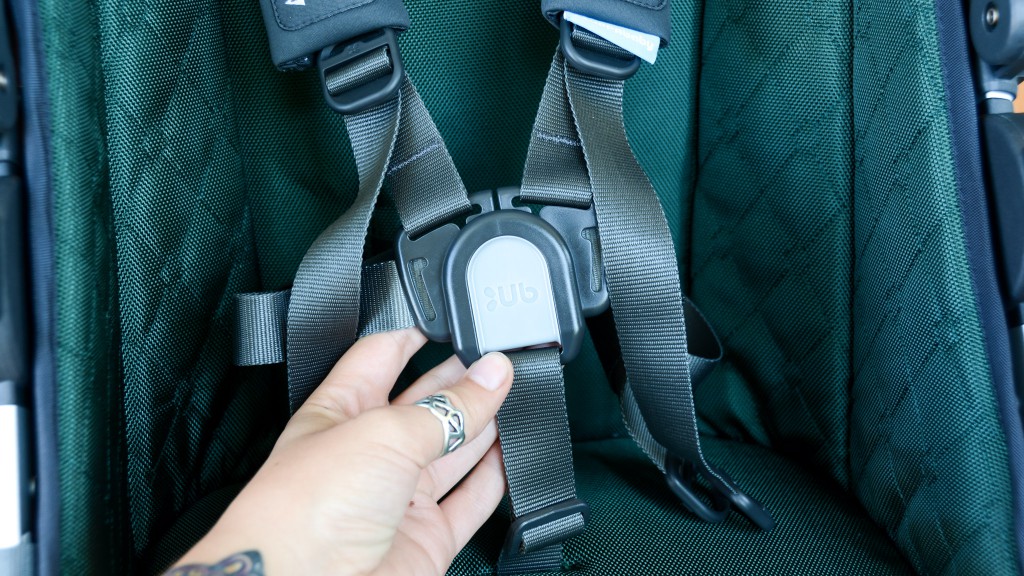 double stroller - the vista harness is easy to use with simple adjustments and a...