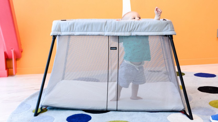 travel crib