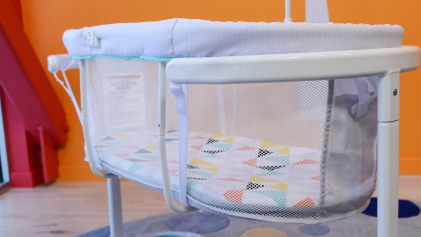 fisher-price soothing motions - the fisher-price has breathable mesh sides almost all the way around...