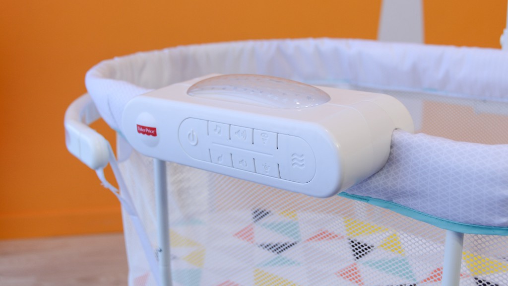 Fisher price cheap swaying bassinet