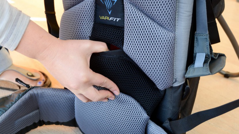 deuter kid comfort 3 - the back of the deuter has padded and contoured sections that...