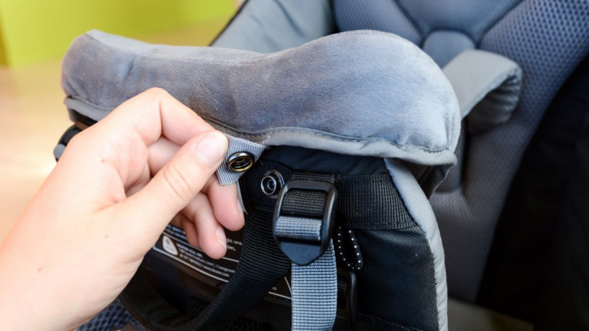 the headrest/drool pad on the deuter can be removed for easy cleaning.