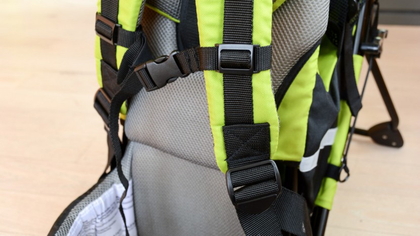 the kiddy chest clip and buckle are stiff and difficult to squeeze.