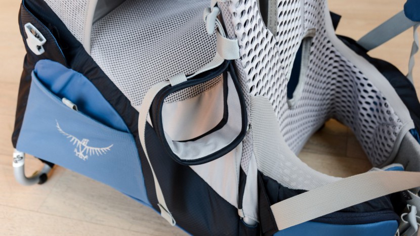 the osprey has adjustable stirrup straps.