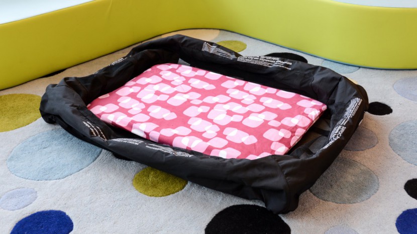 4moms breeze bassinet - the 4moms bassinet is an accessory that comes with the travel crib...