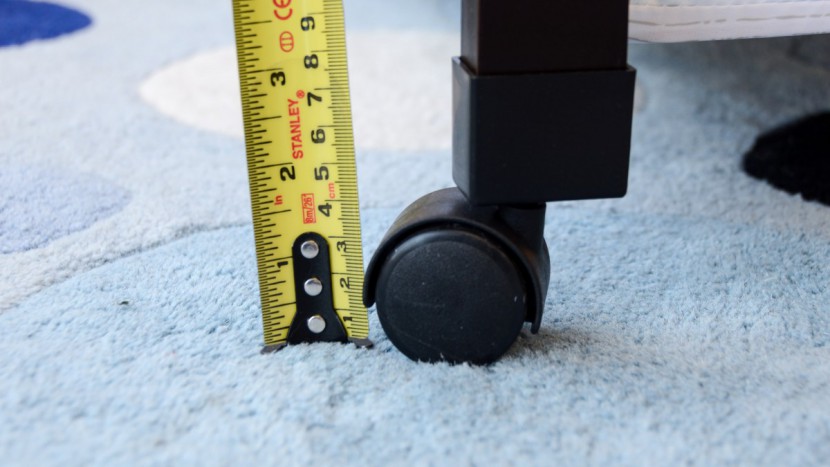 summer infant classic comfort wood - while the wheels on the summer infant aren&#039;t that large, they are...