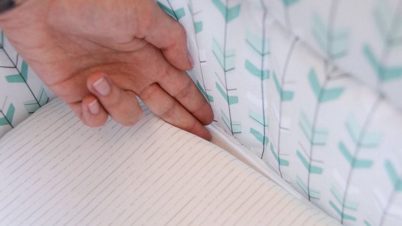 does the mattress fit snugly, or does it create a gap? are the...