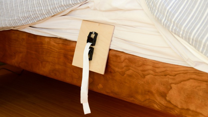 the flat plate on the babybay attaches to the opposite side of the...