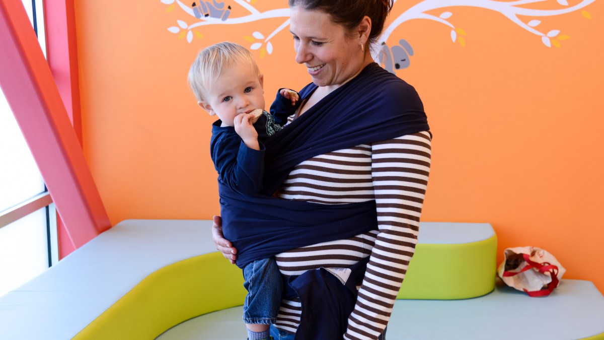 Moby Wrap Classic Review (The Moby Wrap Classic is comfortable for parents and little ones but it is harder to use.)