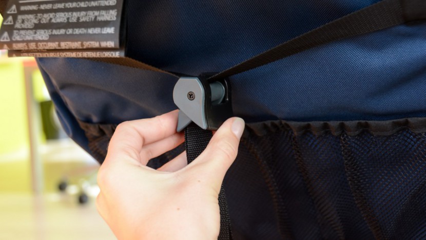 bumbleride speed - the seat back recline toggle on the speed is easy to operate with...