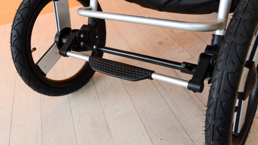 bumbleride speed - the longer brake pedal on the speed makes it easy to set but it...