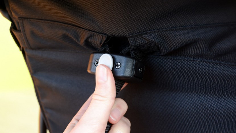 the push button recline toggle on the zoe works well and allows for...