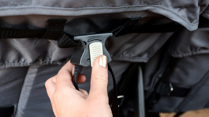 joovy scooterx2 with tray - adjusting the recline on the scooter requires two hands and can be...