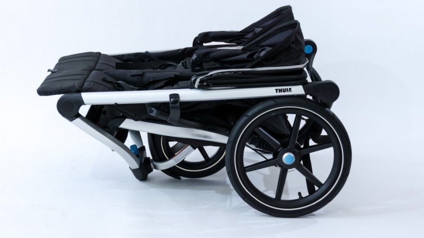 thule urban glide 2 double - the urban glide double folds fairly small compared to some of the...