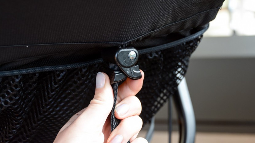 the plastic recline toggle on the urban glide 2 double works well...