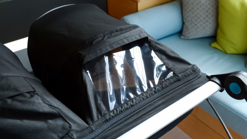 thule urban glide 2 double - the canopies on the urban glide double both have peek-a-boo windows...