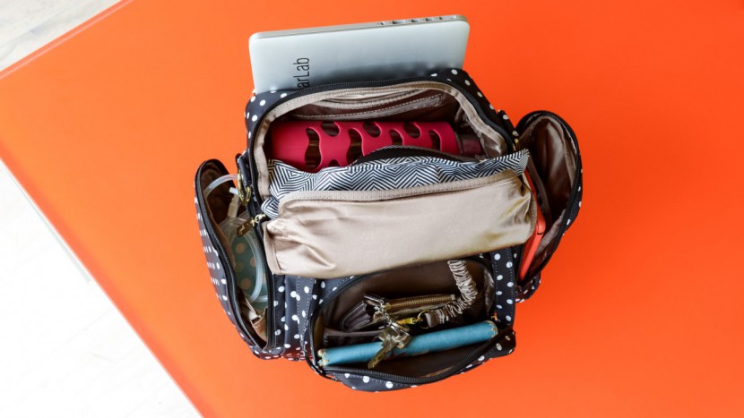 here the ju-ju-be be supplied is fully loaded. the numerous pockets...