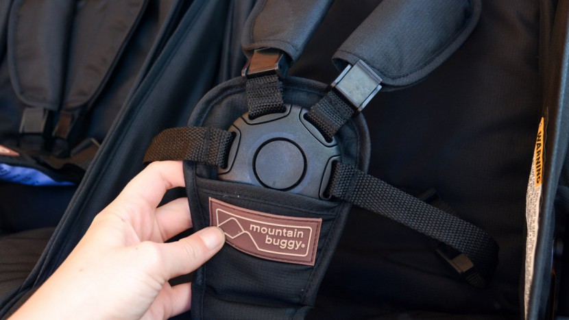 mountain buggy nano duo - the individual straps on the duo need to be put in the buckle...