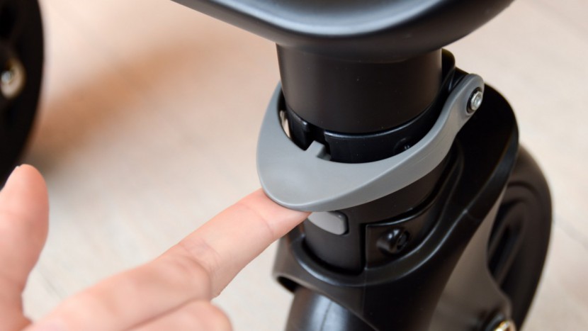 the front wheels on the jetsetter can be belocked in place for...