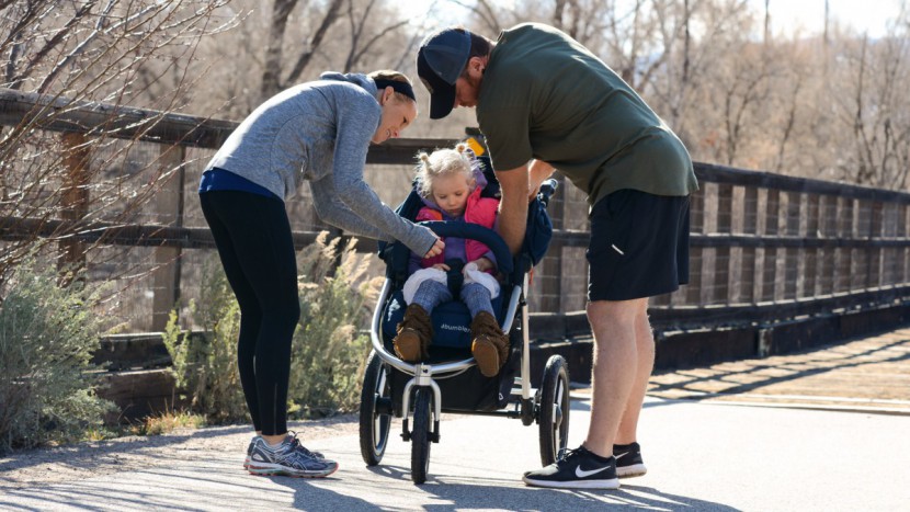 bumbleride speed - the speed has a 5-point harness with an adjustable crotch strap that...