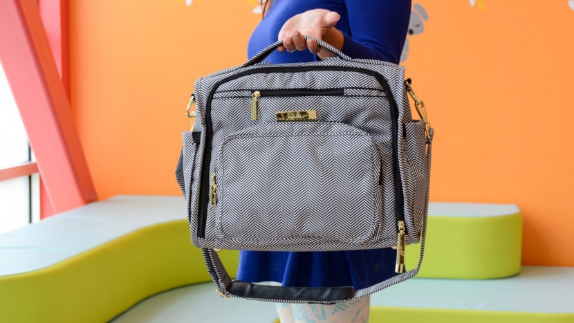 ju-ju-be b.f.f. - with a top handle, the ju-ju-be b.f.f. is easy to carry with one hand.