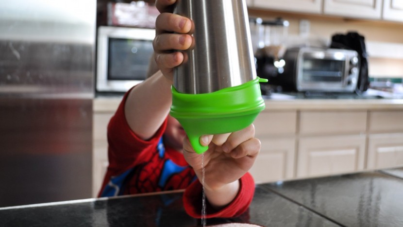 sippy cup - while the healthy sprouts lids only dripped a little on their own...