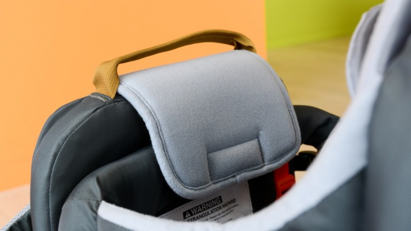 kelty journey perfectfit - the drool pad on the kelty is removable for easy cleaning.