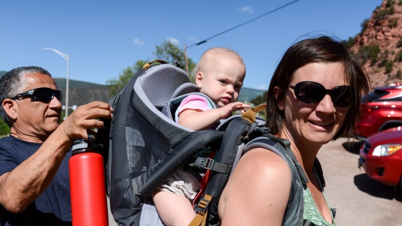 kelty journey perfectfit - storage access for the back pocket on the perfectfit requires...