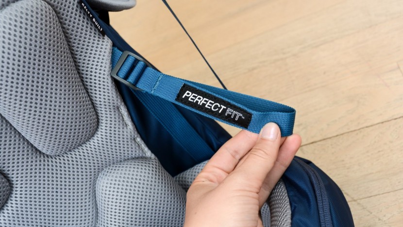 the elite has a torso adjustment strap that can be moved on-the-go...