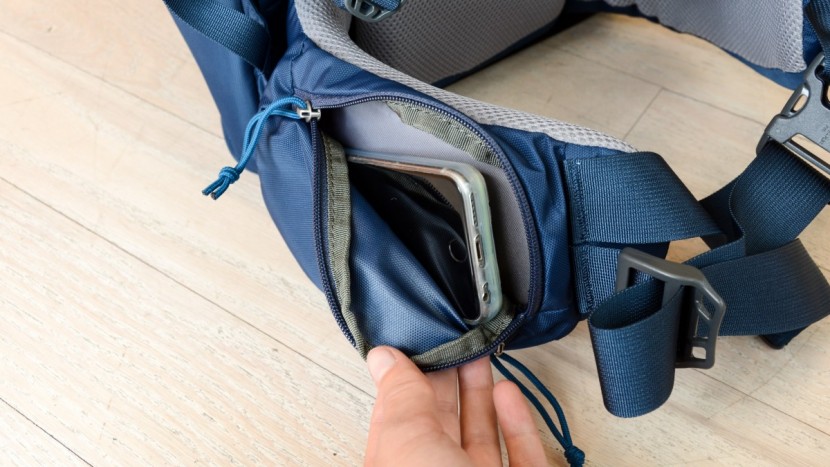 the waistband pocket on the elite is large enough for the average...