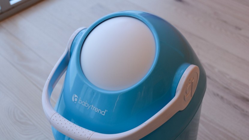 baby trend diaper champ deluxe - the baby trend diaper champ deluxe with the lid closed after making...