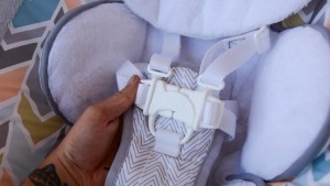 The harness is easy to undo with one hand but requires two in order...