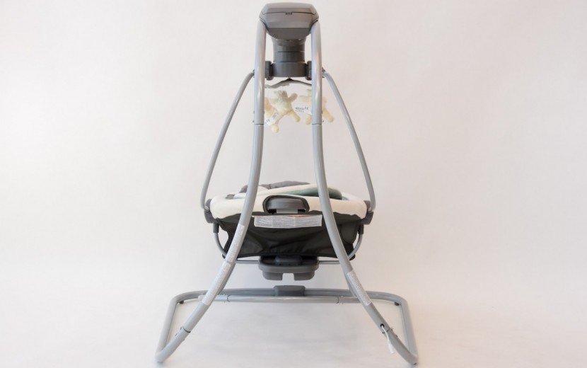 graco duetsoothe swing and rocker - the base of the graco duetsoothe is wide.
