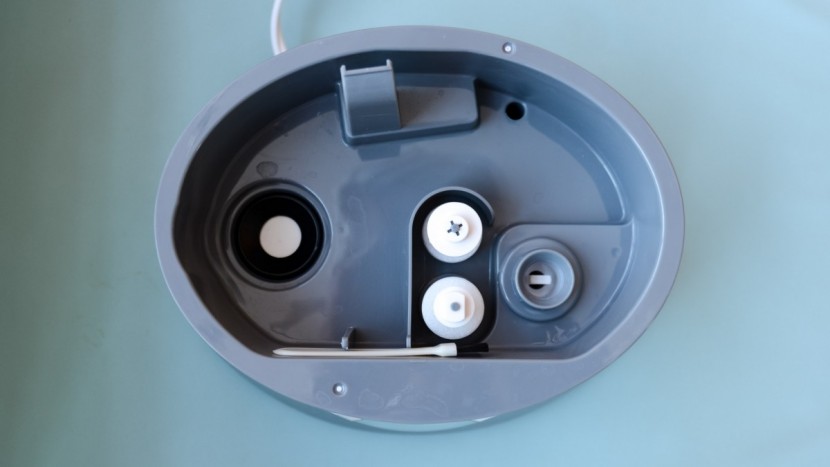 air innovations mh901d - the base of the innovations has several locations where mold...