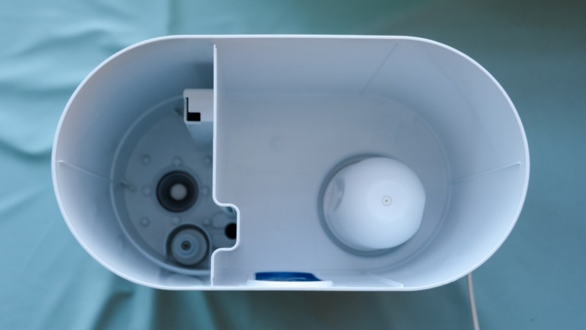 boneco u300 - the boneco is a single unit divided into a water tank and the...