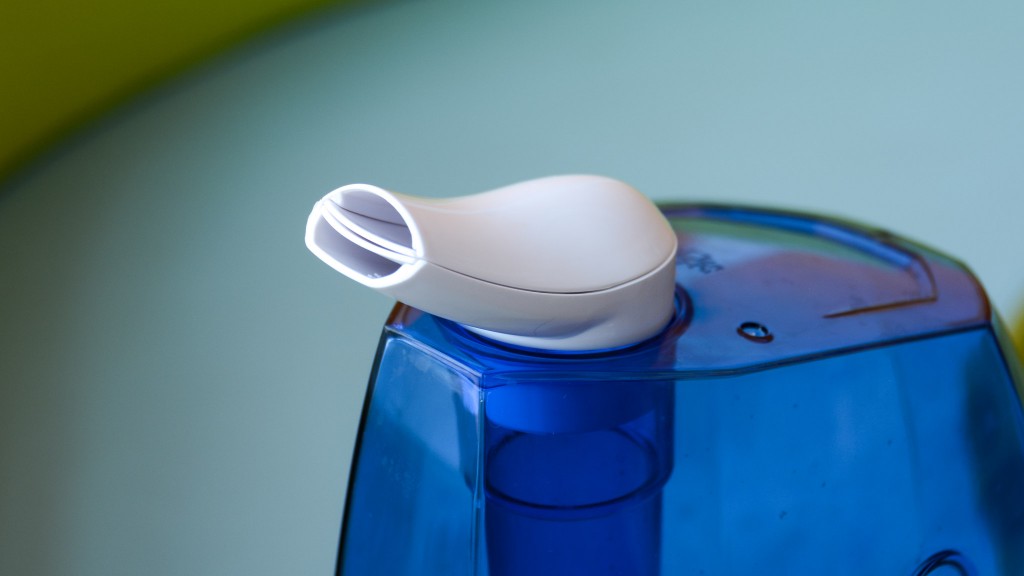 taotronics tt-ah002 - the mist diverter on the taotronics can be split in two to direct...