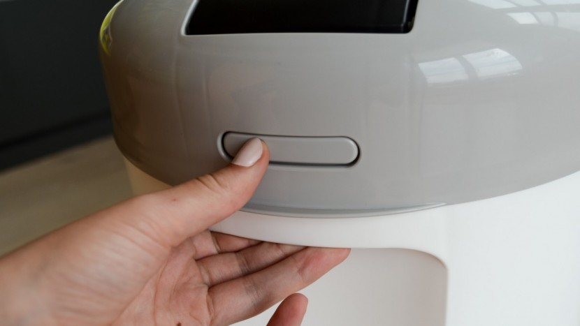 tommee tippee simplee - the gray and white color combination of the simplee is perfect for...